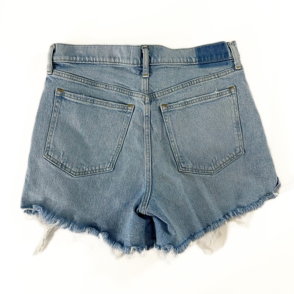 Abercrombie & Fitch The Mom Short 4” High Rise Distressed Light Wash Women 31 12 - Picture 3 of 3